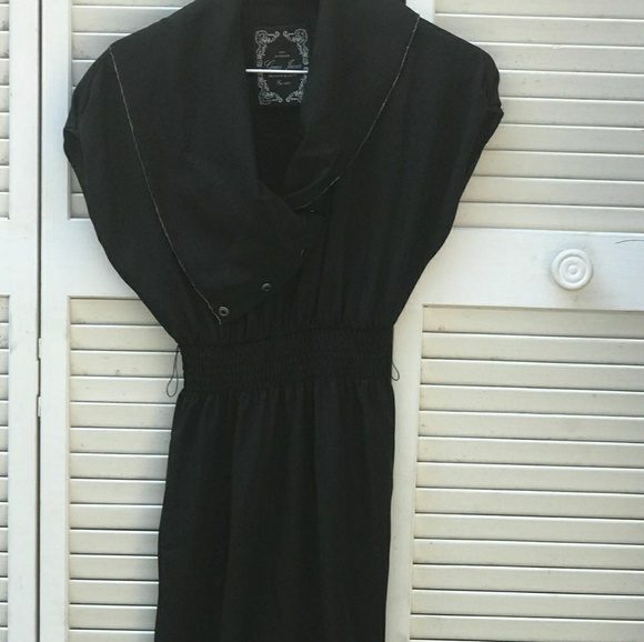 Dress - Picture 2 of 8